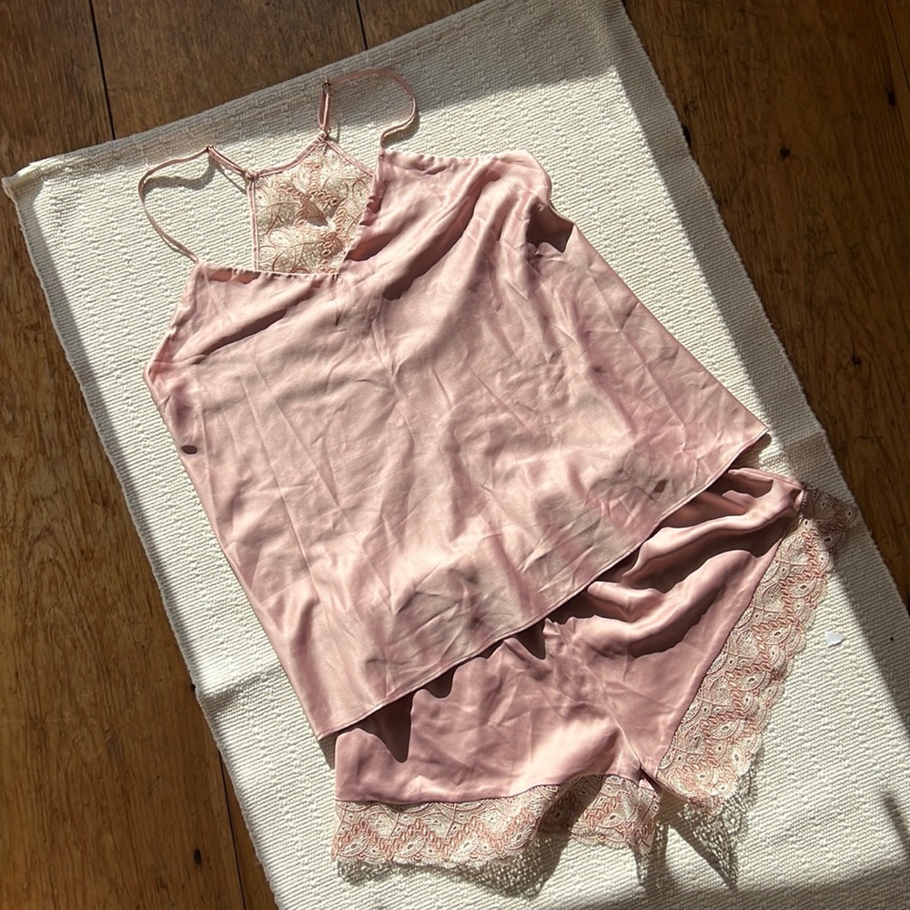 Flora Nikrooz silky sleep set